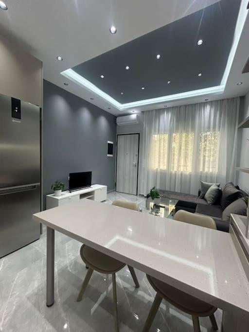Luxury Apt 5Min To Metro Nikaia ピレウス エクステリア 写真