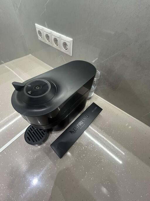 Luxury Apt 5Min To Metro Nikaia ピレウス エクステリア 写真